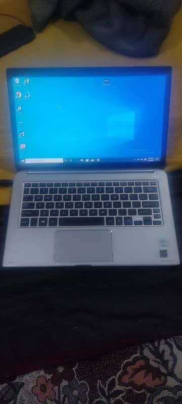 Toshiba Kirabook 13 touch screen , i5 3rd -8/128- window 10 8