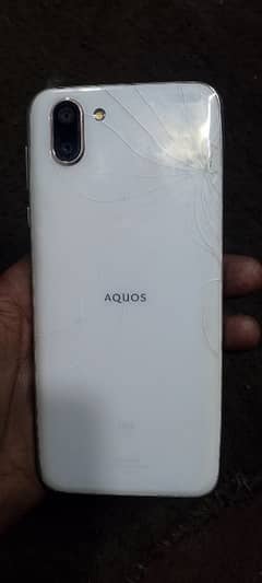 Aquos r2