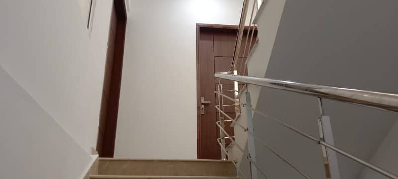 BRAND NEW COMMERCIAL PORTION FOR RENT IN GULSHNA-E-IQBAL 13 D /2 0