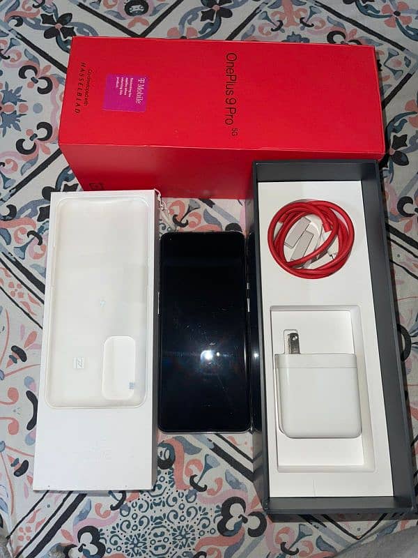 OnePlus 9 pro 12/256 Complete box Global version 7