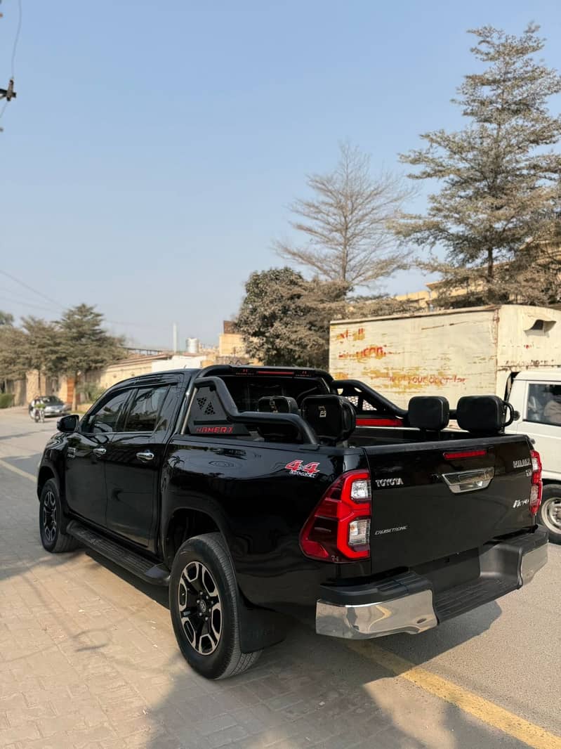 Toyota Hilux 2022 14