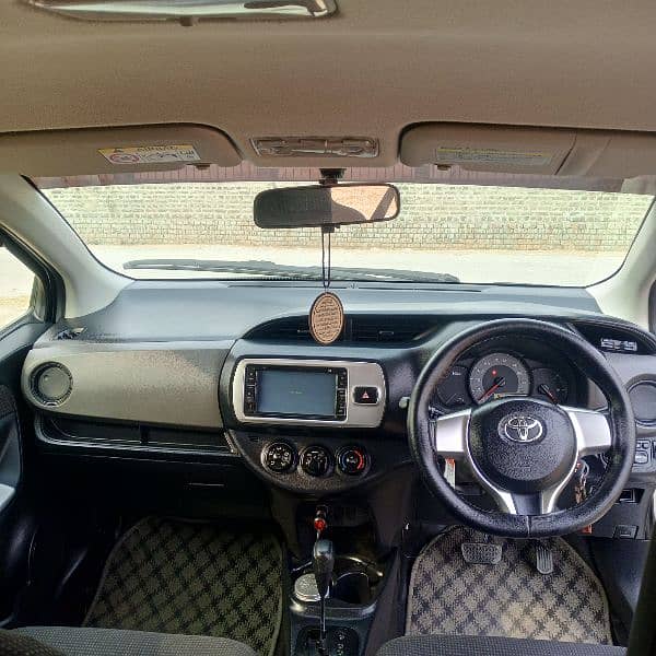 Toyota Vitz 2014 11