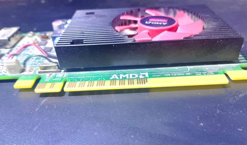 AMD Radeon R5 340X 2GB DDR3 Graphic Video Card 3