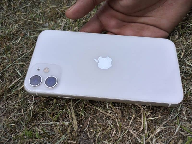 iphone 11 white color American model 0