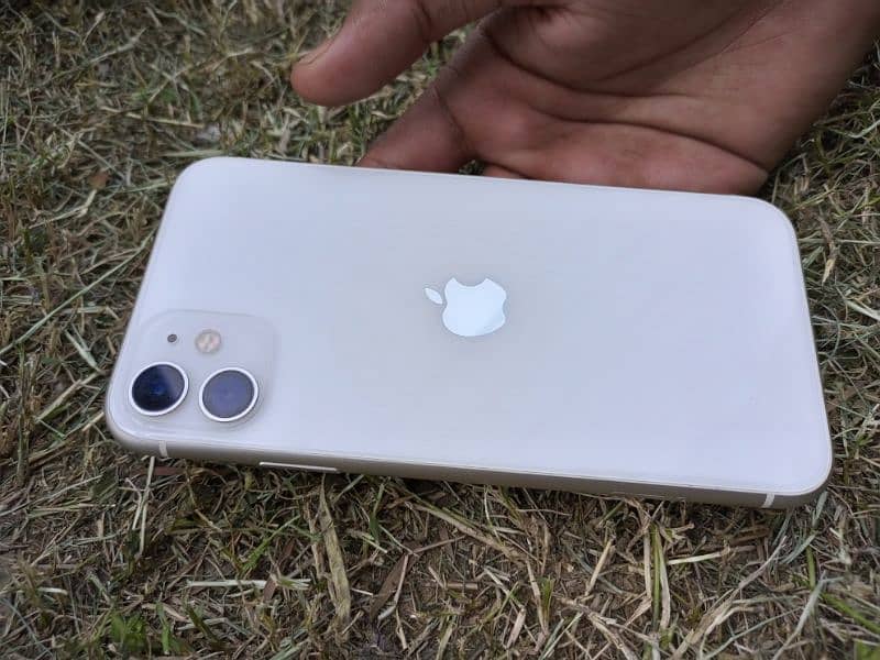 iphone 11 white color American model 1