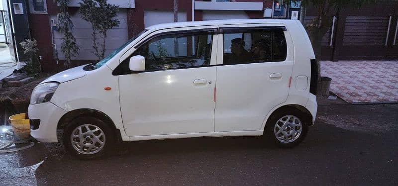 Suzuki Wagon R 2018 12