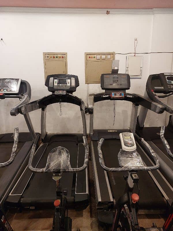 Treadmills / Running Machine / Elleptical  / Spinning bike / HomeGym 6