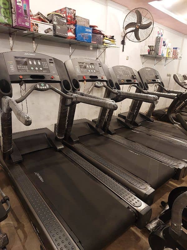 Treadmills / Running Machine / Elleptical  / Spinning bike / HomeGym 13