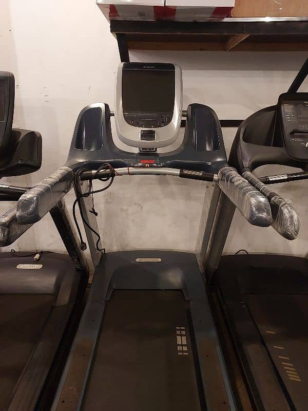 Treadmills / Running Machine / Elleptical  / Spinning bike / HomeGym 15