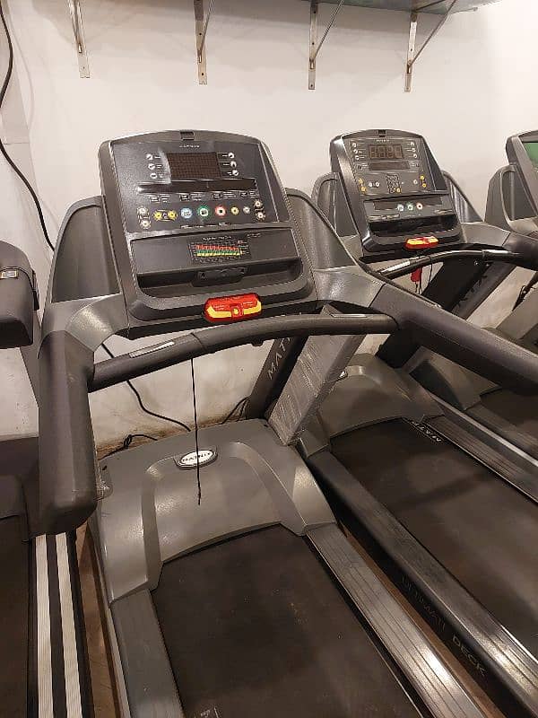 Treadmills / Running Machine / Elleptical  / Spinning bike / HomeGym 16