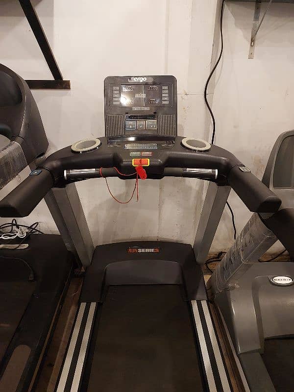 Treadmills / Running Machine / Elleptical  / Spinning bike / HomeGym 17