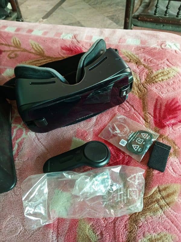 gear VR original Samsung with controller 1