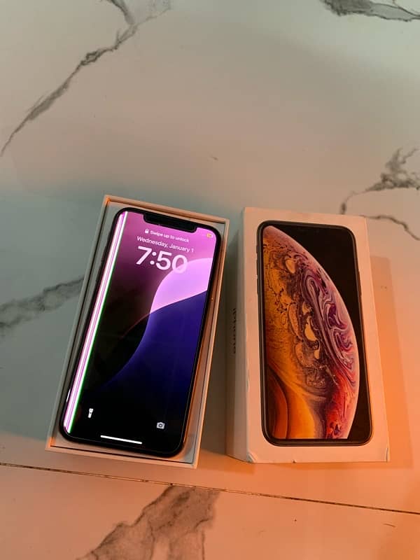 Iphone Xs with box 4