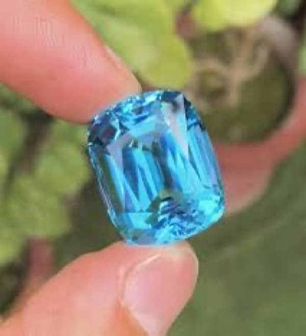 Blue Topaz per Carat 2000 8