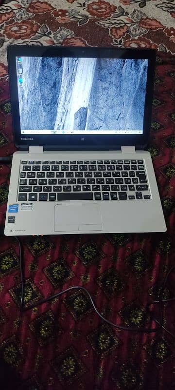 Touch Screen Toshiba , Intel Inside 4th gen,4/500 gb,10 window 6