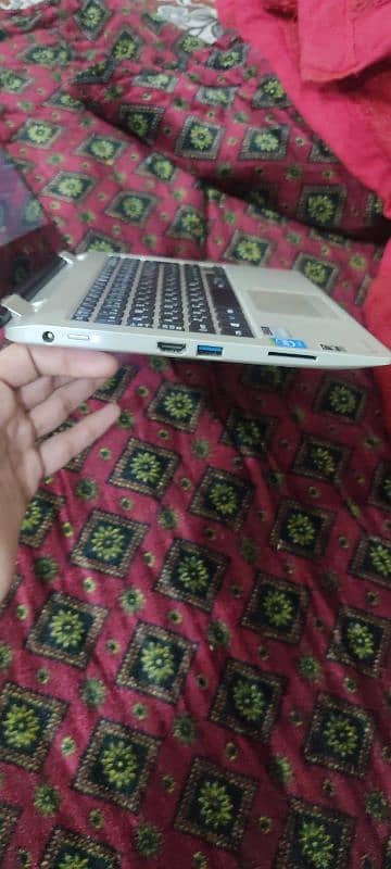 Touch Screen Toshiba , Intel Inside 4th gen,4/500 gb,10 window 10