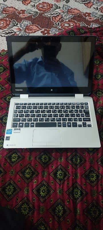 Touch Screen Toshiba , Intel Inside 4th gen,4/500 gb,10 window 12