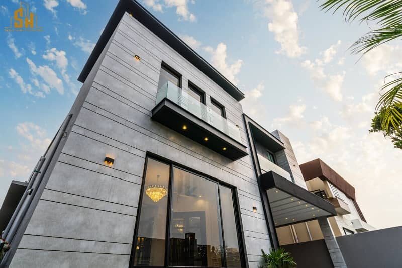 Beautiful Designed 1 Kanal Modern House For Sale In DHA Phase 7 3