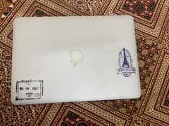 Macbook air 2017 scratch less condition