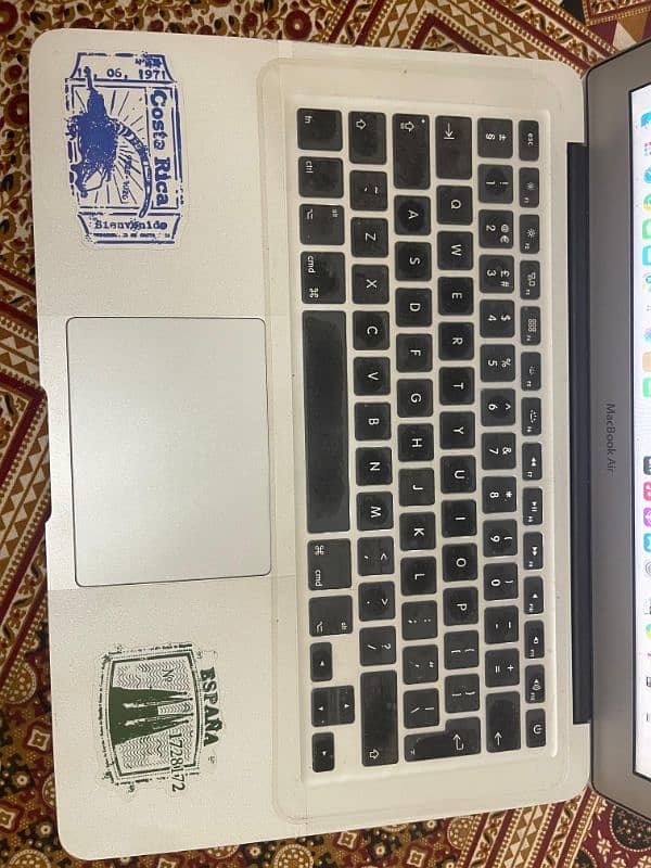 Macbook air 2017 scratch less condition 1