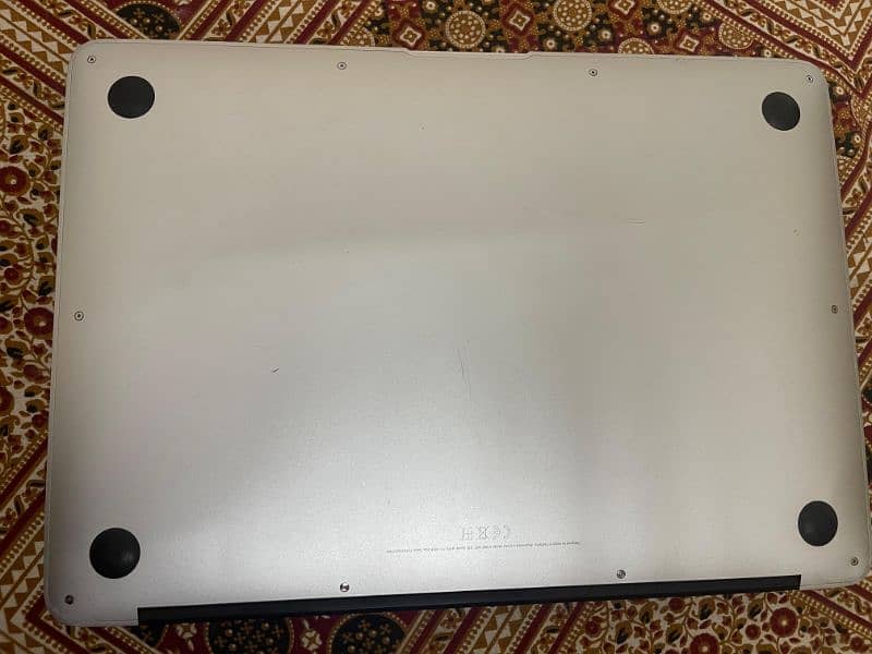 Macbook air 2017 scratch less condition 4