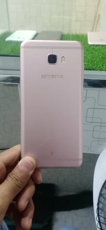 Samsung Galaxy C 7 pro 0