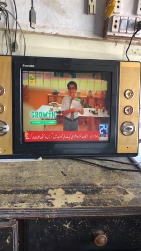 LCD for sale tv wali  form bahwalpur 1