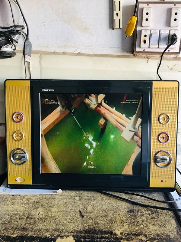 LCD for sale tv wali  form bahwalpur 2