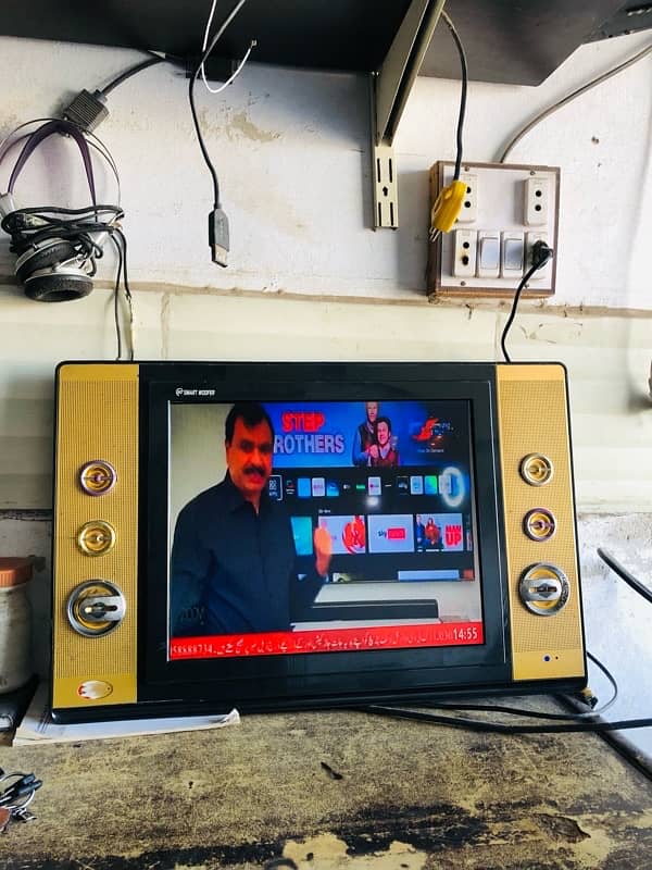 LCD for sale tv wali  form bahwalpur 3