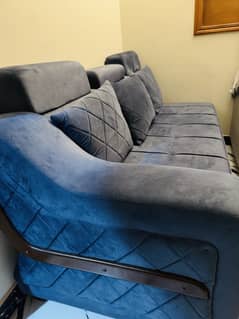 L-shape sofa with 7 cushions