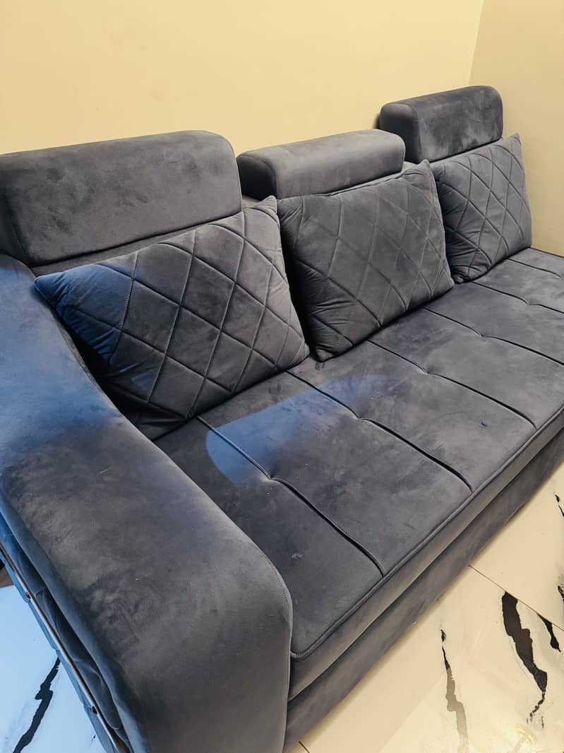 L-shape sofa with 7 cushions 1