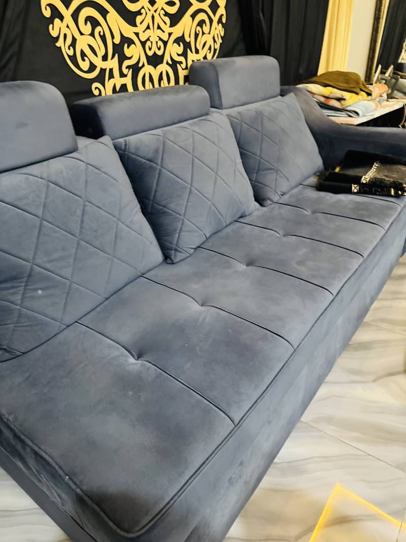 L-shape sofa with 7 cushions 3