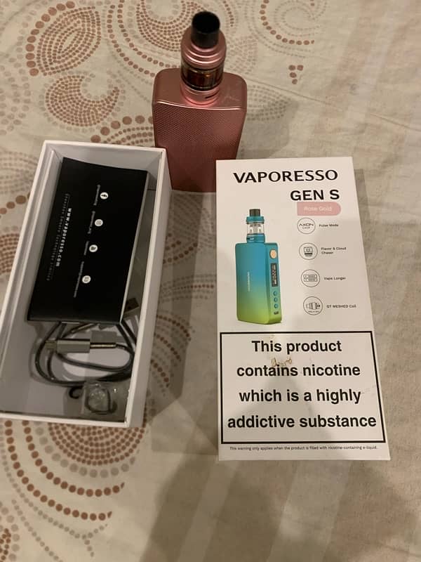 Vaporesso Gen S with box and cable 1