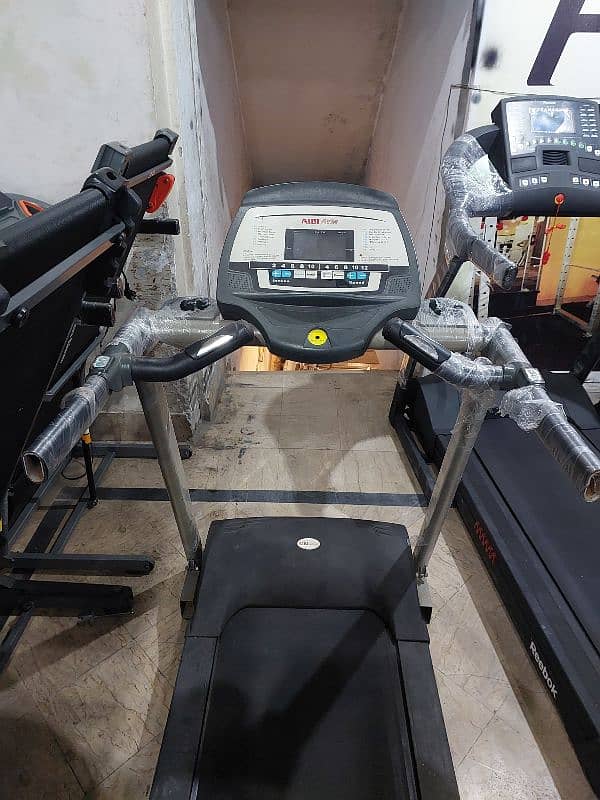 Treadmills / Running Machine / Elleptical  / Spinning bike / HOMEGYM 4