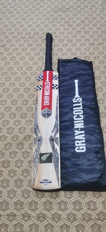 GREY NICOLLS CRICKET BAT 1