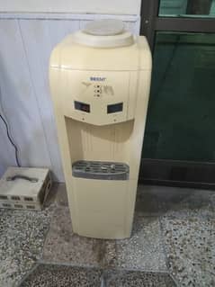 Orient water dispenser