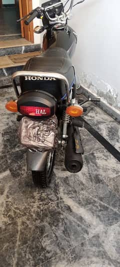 Honda CG125 in black color