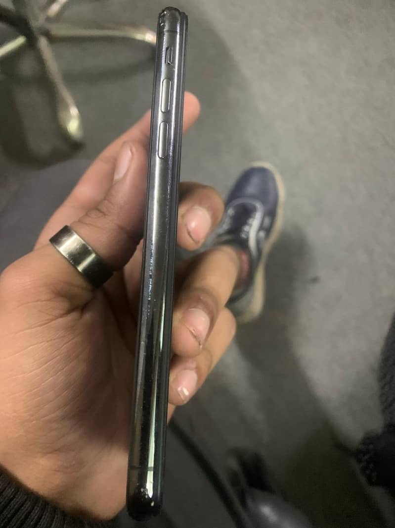 IPhone X 64GB FACTORY UNLOCK 08/10 PANEL AND BATTERY CHANGE 2