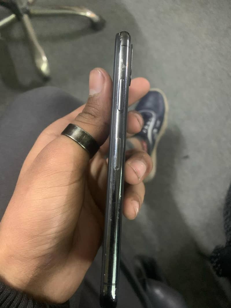 IPhone X 64GB FACTORY UNLOCK 08/10 PANEL AND BATTERY CHANGE 3