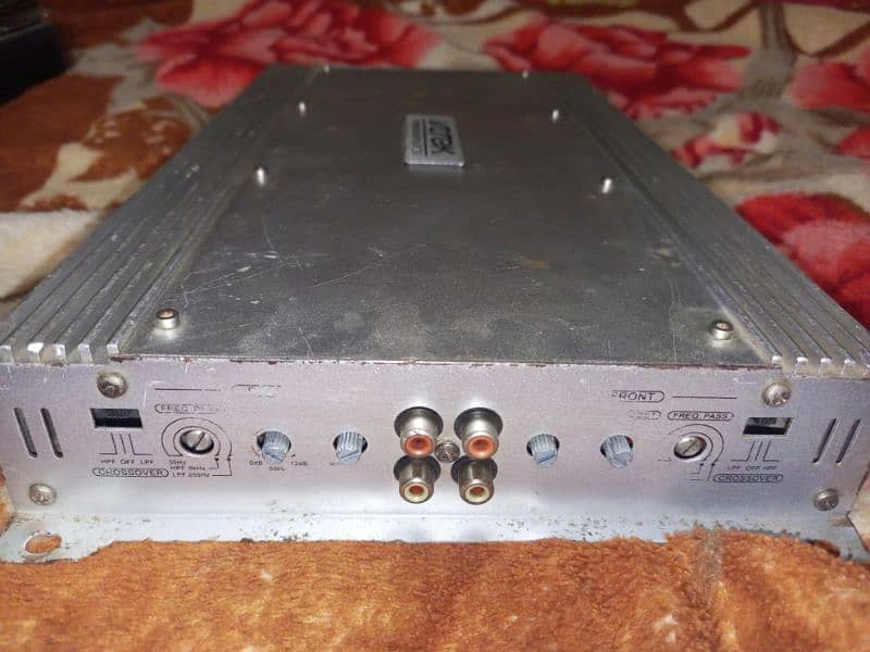 4 CHANNEL POWER AMPLIFIER. 5