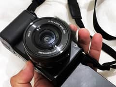 Urgent Sale sony zv e10 camera 10by10 Condtion Personal Used