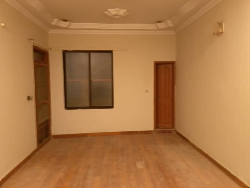 2 bed dd portion available for rent in north Karachi 4