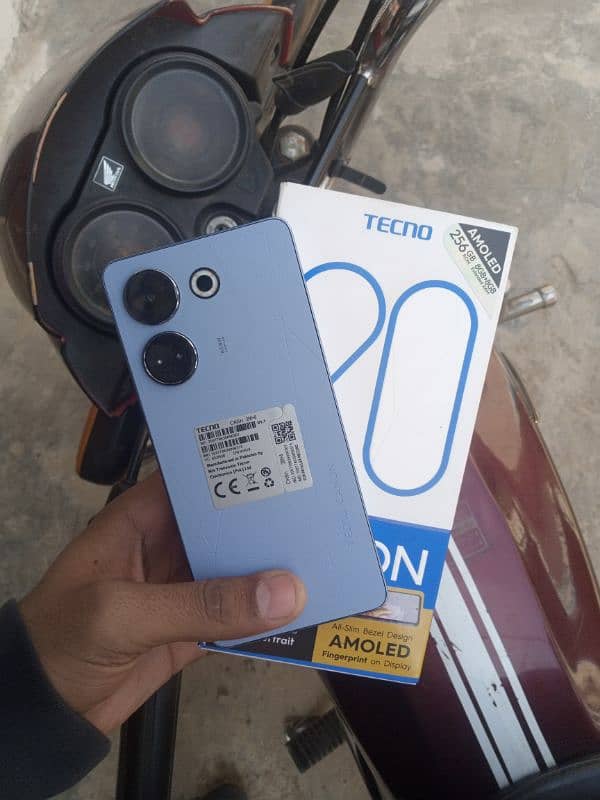 Techno Camon 20 Complte Box 0