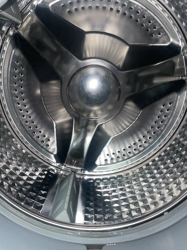 Washing Machine Used In A Good Condition 3