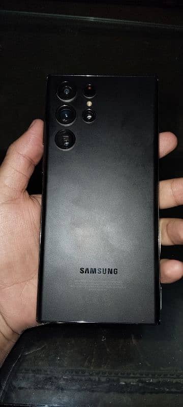 Samsung S22 Ultra 12gb 256gb memory . 2