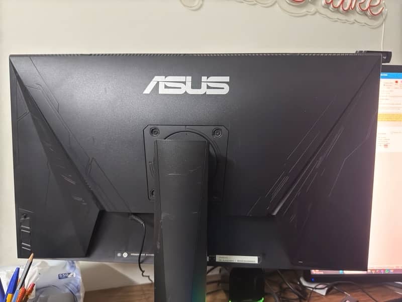 ASUS VG278Q 27” 144Hz Gaming Monitor – Screen Issue (Yellow Line) 2