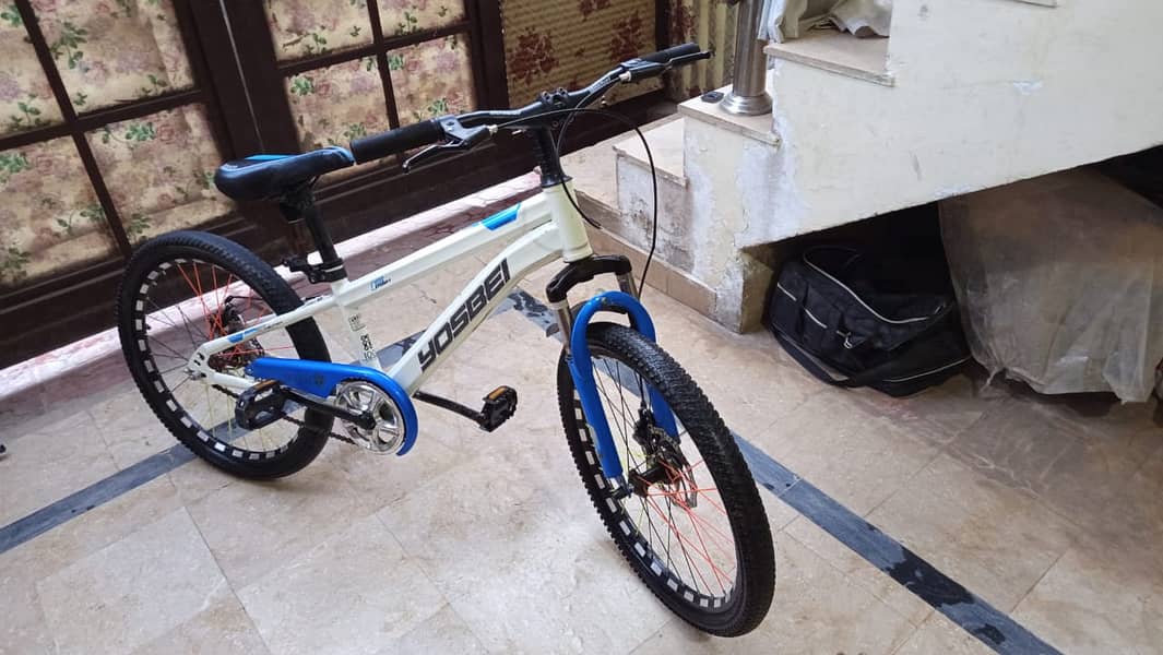 Yosbei bicycle in perfect condition 2