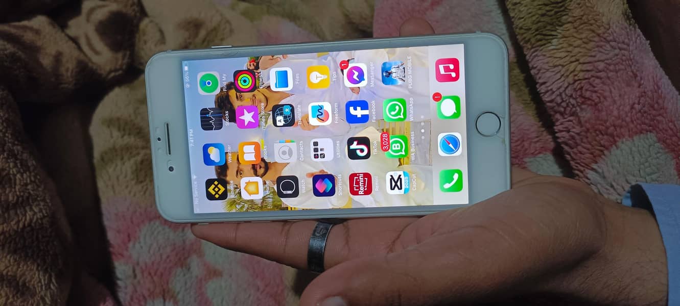 Urgent Sell iPhone 8 Plus 64GB 1