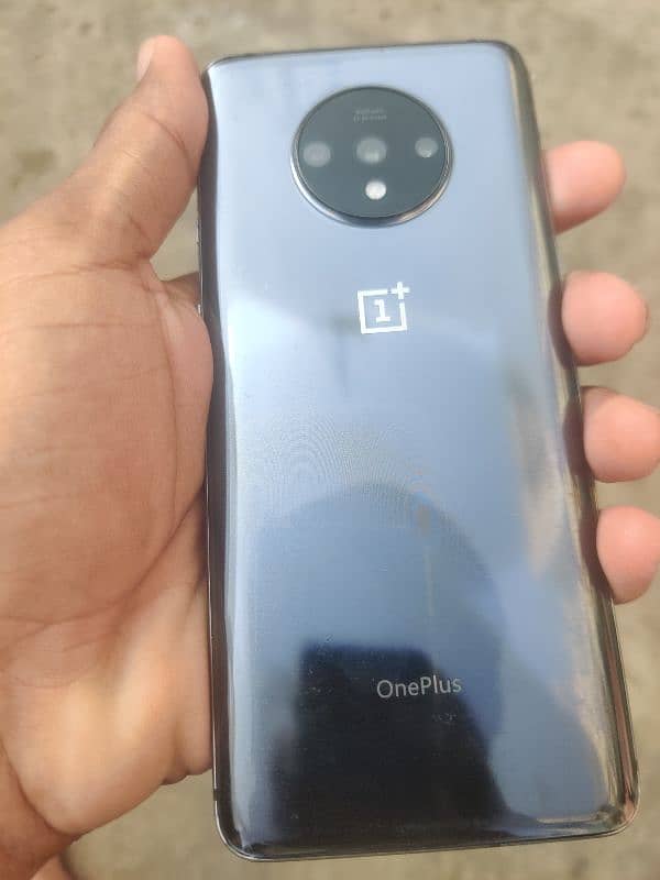 one plus 7t urgent sale 6