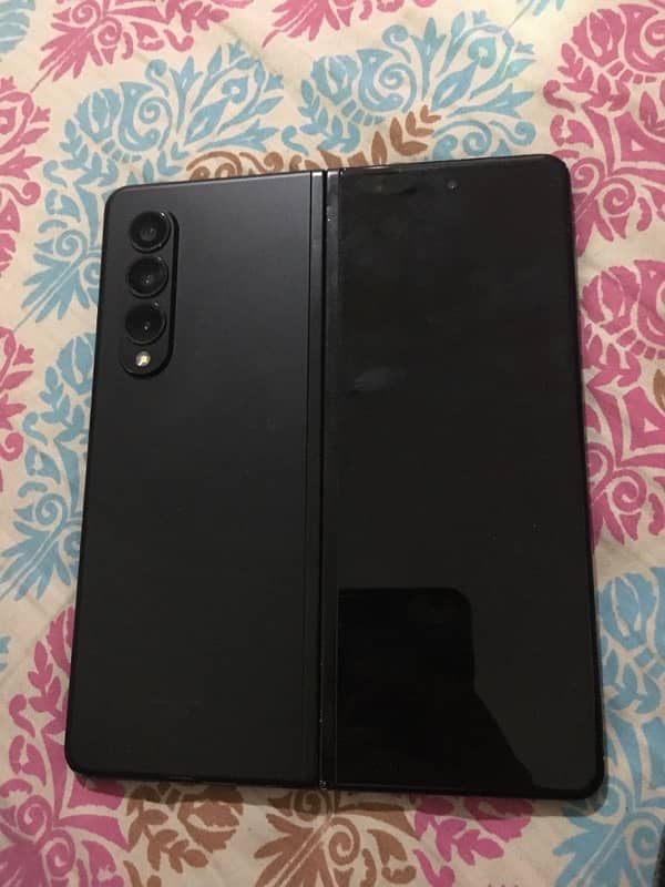 I am selling my Z Fold Foldable screen damage 3